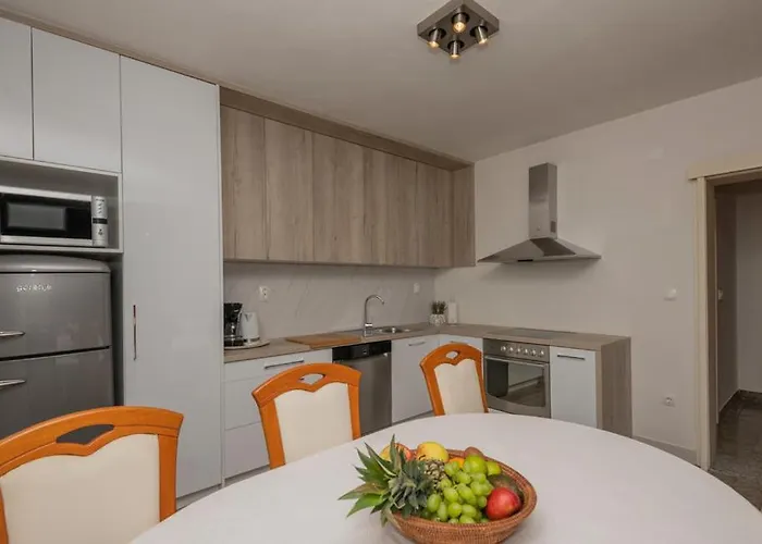 Marr Макарська