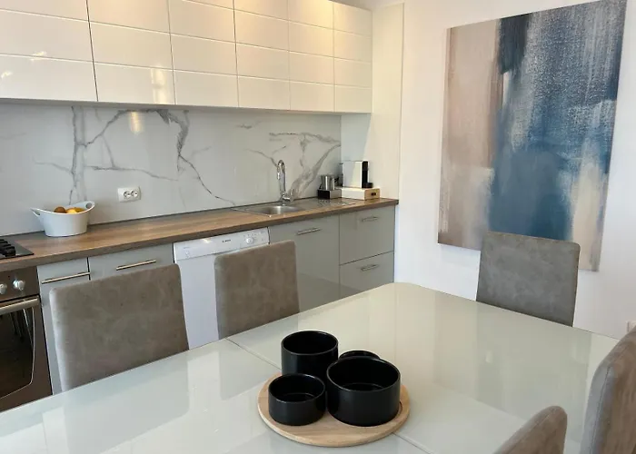 Marr * Макарська